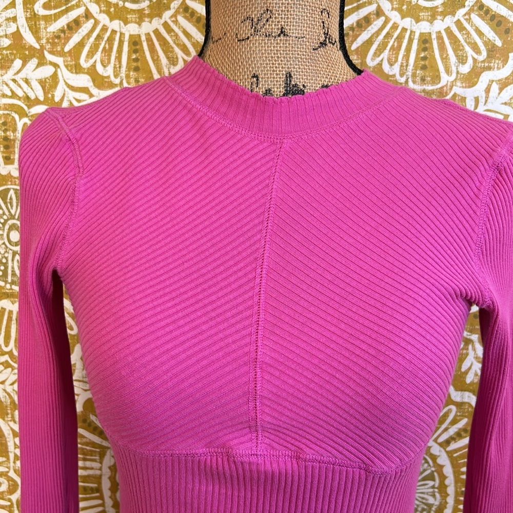 NWOT Free People Movement Laura Mock Neck Ribbed Top in Fuchsia Fizz size XS - Picture 6 of 12